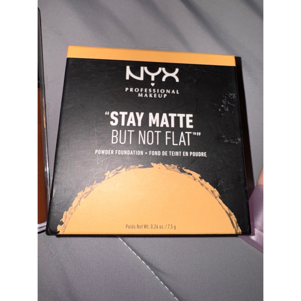 NYX Makeup Bundle Foundation Powder Concealer Fat Oil Lip Drip Light Ivory - Picture 3 of 4